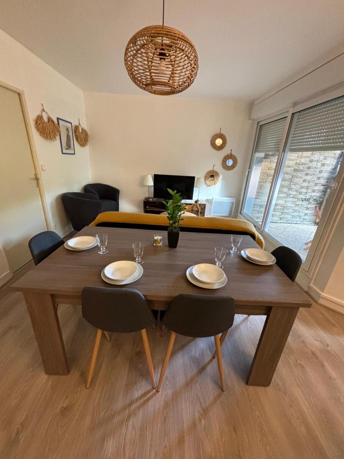Appartement En Centre Ville Avec Cour Face Au Parc Pasteur Orlean Zewnętrze zdjęcie